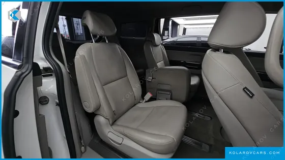 KIA CARNIVAL 11-SEATER PRESTIGE