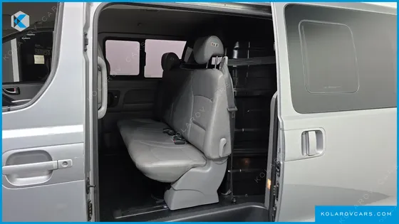 HYUNDAI STAREX 5-SEATER VAN