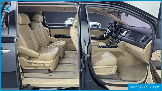 KIA CARNIVAL 7-SEATER LIMOUSINE