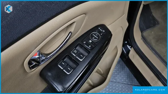 KIA CARNIVAL 7-SEATER LIMOUSINE