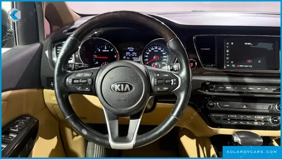 KIA CARNIVAL 7-SEATER LIMOUSINE