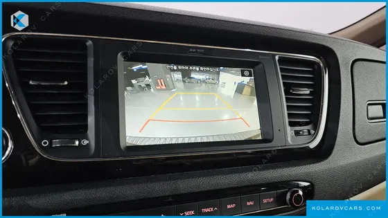 KIA CARNIVAL 7-SEATER LIMOUSINE