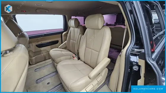 KIA CARNIVAL 7-SEATER LIMOUSINE