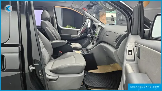 HYUNDAI STAREX 11-SEATER WAGON