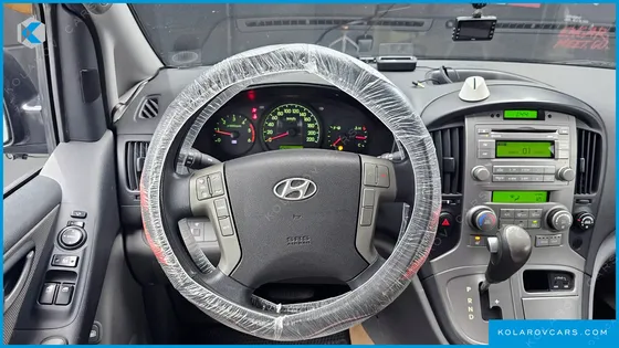 HYUNDAI STAREX 11-SEATER WAGON