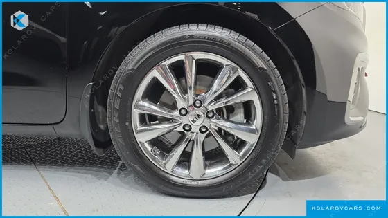 KIA CARNIVAL 9-SEATER NOBLESSE SPECIAL