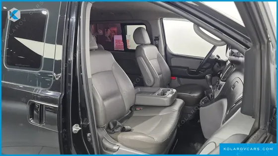 HYUNDAI STAREX 12-SEATER WAGON