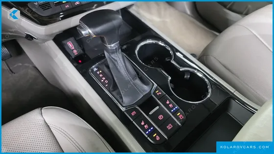 KIA CARNIVAL 9-SEATER NOBLESSE SPECIAL