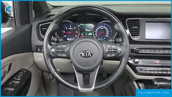 KIA CARNIVAL 9-SEATER NOBLESSE SPECIAL