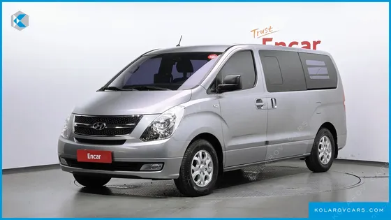 HYUNDAI STAREX 5-SEATER VAN