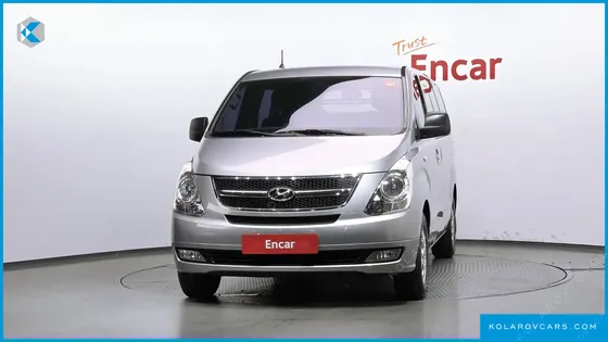 HYUNDAI STAREX 5-SEATER VAN