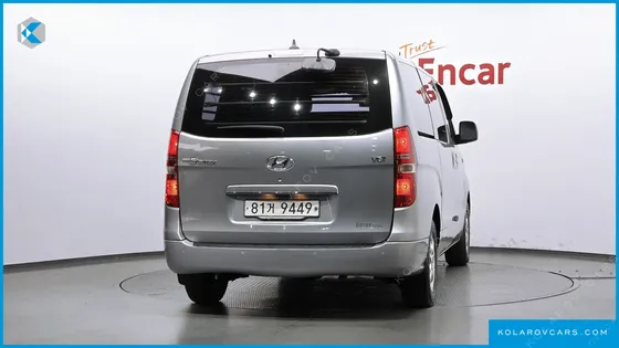 HYUNDAI STAREX 5-SEATER VAN
