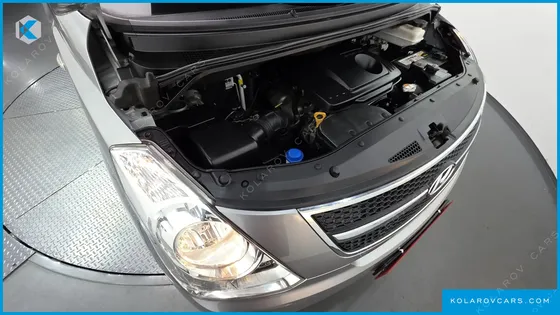 HYUNDAI STAREX 5-SEATER VAN