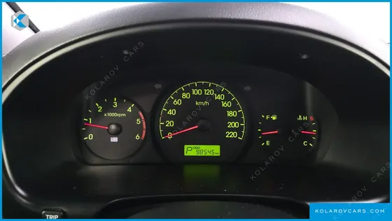 HYUNDAI STAREX 5-SEATER VAN