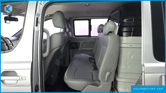 HYUNDAI STAREX 5-SEATER VAN