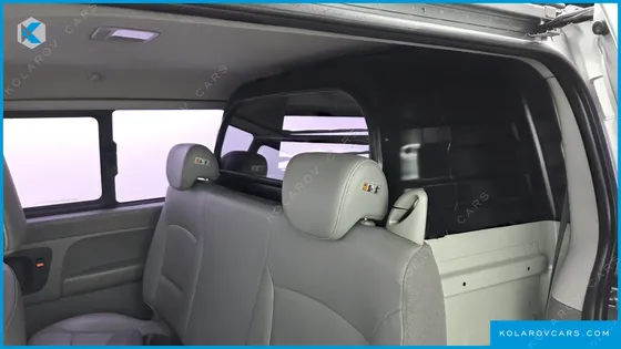 HYUNDAI STAREX 5-SEATER VAN