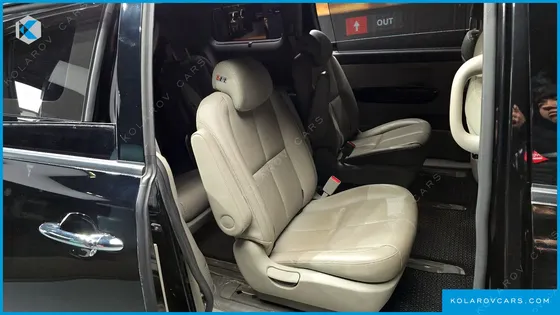 KIA CARNIVAL 9-SEATER NOBLESSE SPECIAL