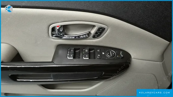 KIA CARNIVAL 9-SEATER NOBLESSE SPECIAL