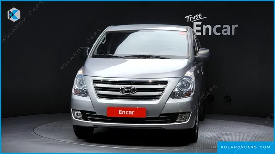 HYUNDAI STAREX 5-SEATER VAN