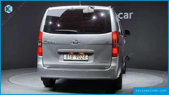 HYUNDAI STAREX 5-SEATER VAN