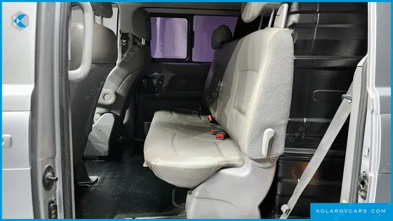 HYUNDAI STAREX 5-SEATER VAN