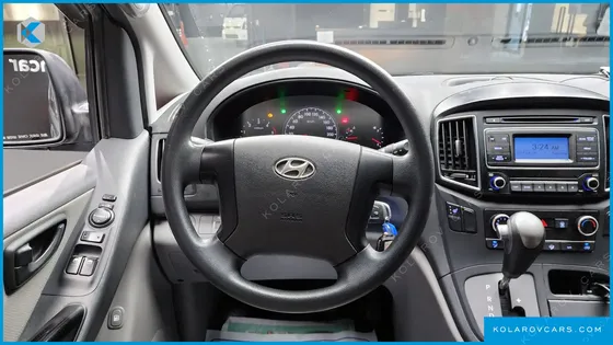 HYUNDAI STAREX 5-SEATER VAN