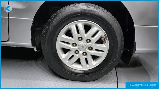 HYUNDAI STAREX 5-SEATER VAN