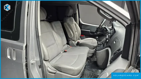 HYUNDAI STAREX 12-SEATER WAGON