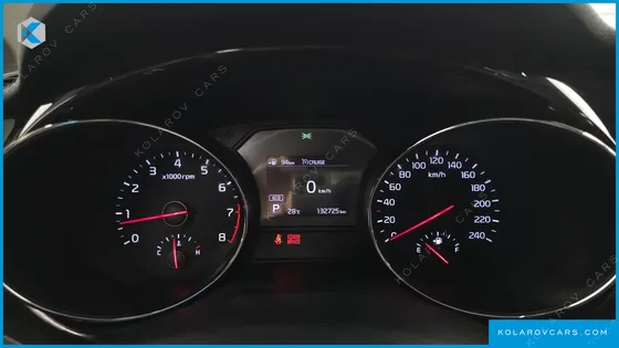 KIA CARNIVAL GASOLINE 9-SEATER NOBLESSE