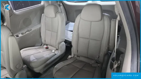 KIA CARNIVAL GASOLINE 9-SEATER NOBLESSE