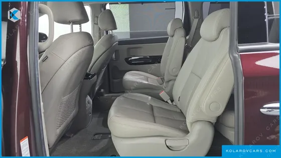 KIA CARNIVAL GASOLINE 9-SEATER NOBLESSE