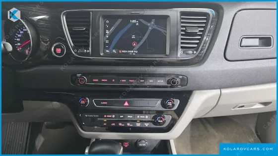 KIA CARNIVAL GASOLINE 9-SEATER NOBLESSE