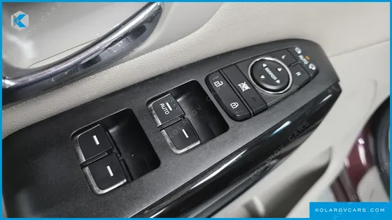 KIA CARNIVAL GASOLINE 9-SEATER NOBLESSE