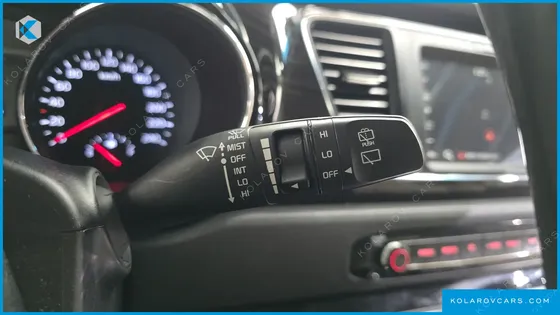 KIA CARNIVAL GASOLINE 9-SEATER NOBLESSE