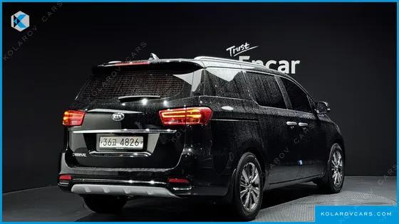 KIA CARNIVAL 9-SEATER PRSTIGE