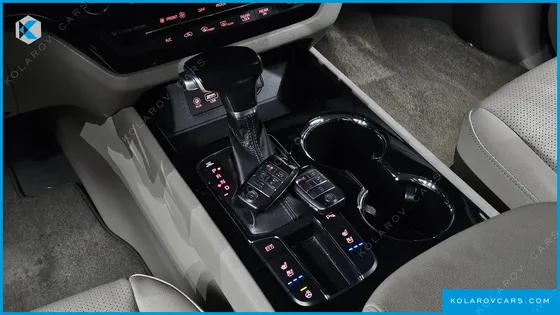 KIA CARNIVAL 9-SEATER PRSTIGE