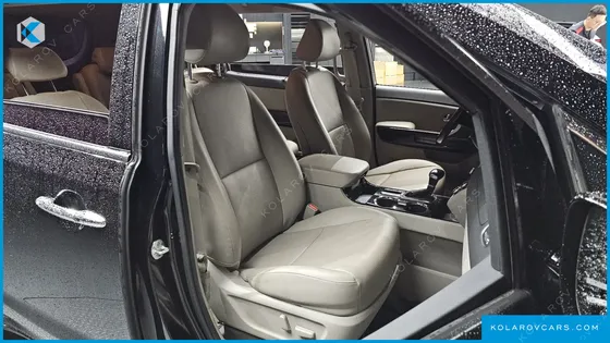 KIA CARNIVAL 9-SEATER PRSTIGE