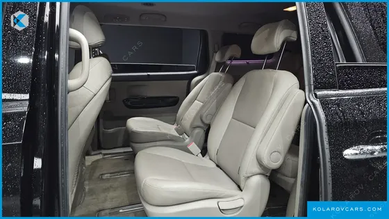 KIA CARNIVAL 9-SEATER PRSTIGE