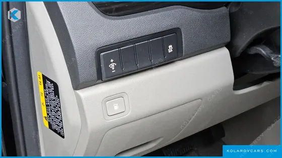 KIA CARNIVAL 9-SEATER PRSTIGE