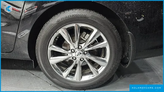 KIA CARNIVAL 9-SEATER PRSTIGE