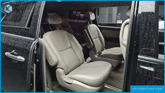 KIA CARNIVAL 9-SEATER PRSTIGE