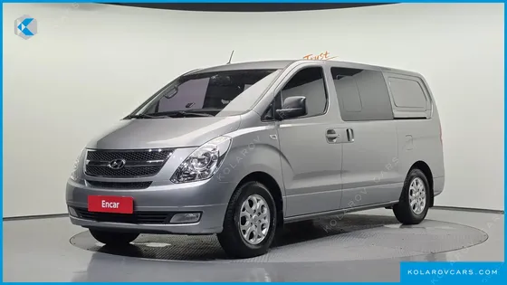HYUNDAI STAREX 5-SEATER VAN