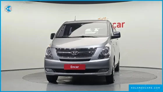 HYUNDAI STAREX 5-SEATER VAN