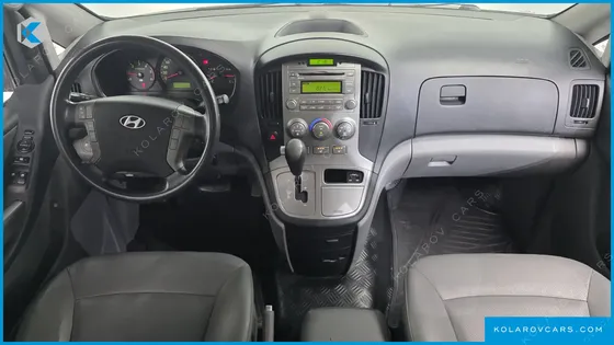HYUNDAI STAREX 5-SEATER VAN