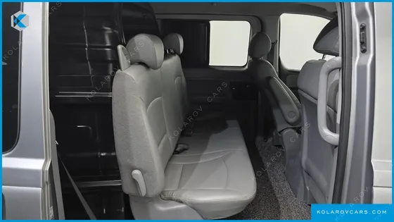 HYUNDAI STAREX 5-SEATER VAN