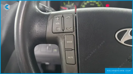 HYUNDAI STAREX 5-SEATER VAN