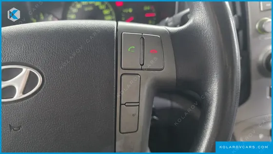 HYUNDAI STAREX 5-SEATER VAN