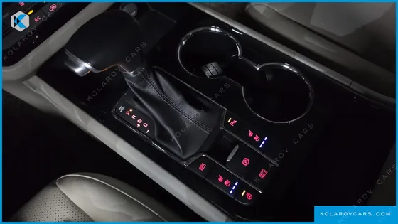 KIA CARNIVAL 9-SEATER PRSTIGE