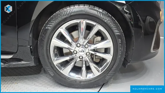 KIA CARNIVAL 9-SEATER PRSTIGE