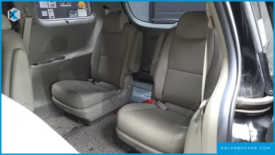KIA CARNIVAL 9-SEATER PRSTIGE